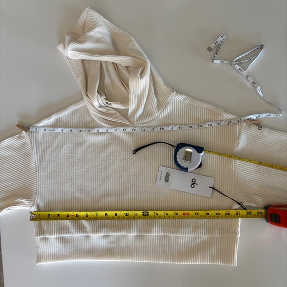 ALO Muse Jogger M and Sweater Hoodie S Creme Ivory Set New with Tags - Picture 11 of 11
